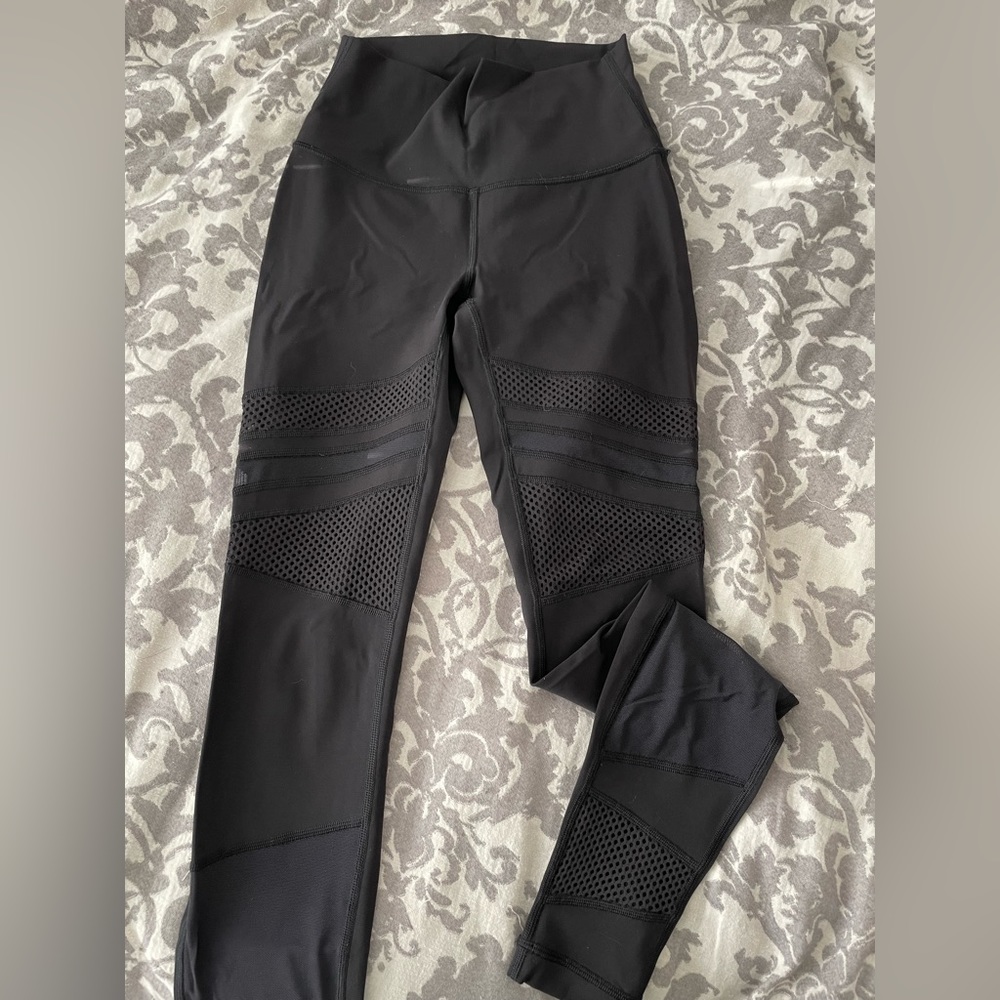Lululemon black mesh leggings